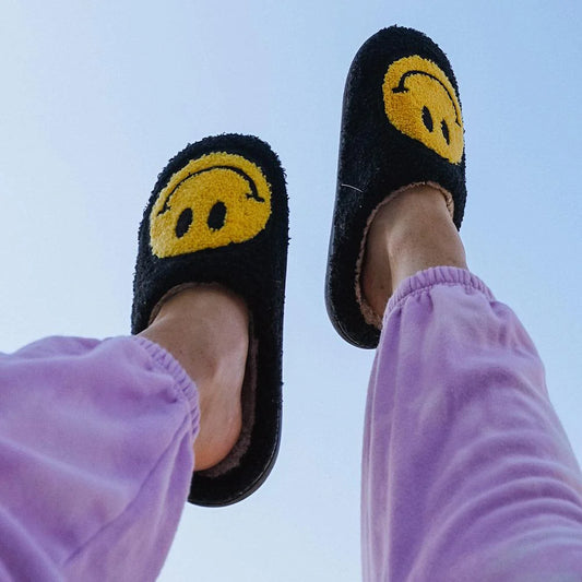 CLEARANCE: Smiley Face Slippers