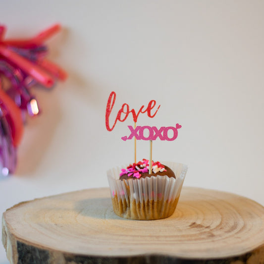 Love cupcake topper